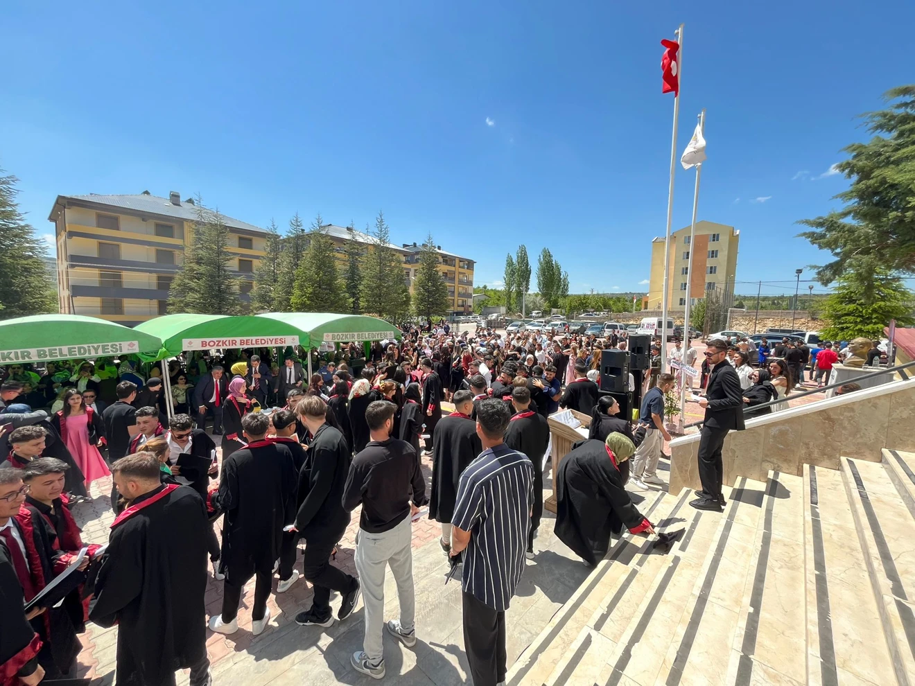 Bozkır Meslek Yüksekokulu’ndan 30. Mezuniyet Coşkusu